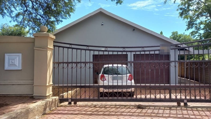 To Let 3 Bedroom Property for Rent in Pellissier Free State